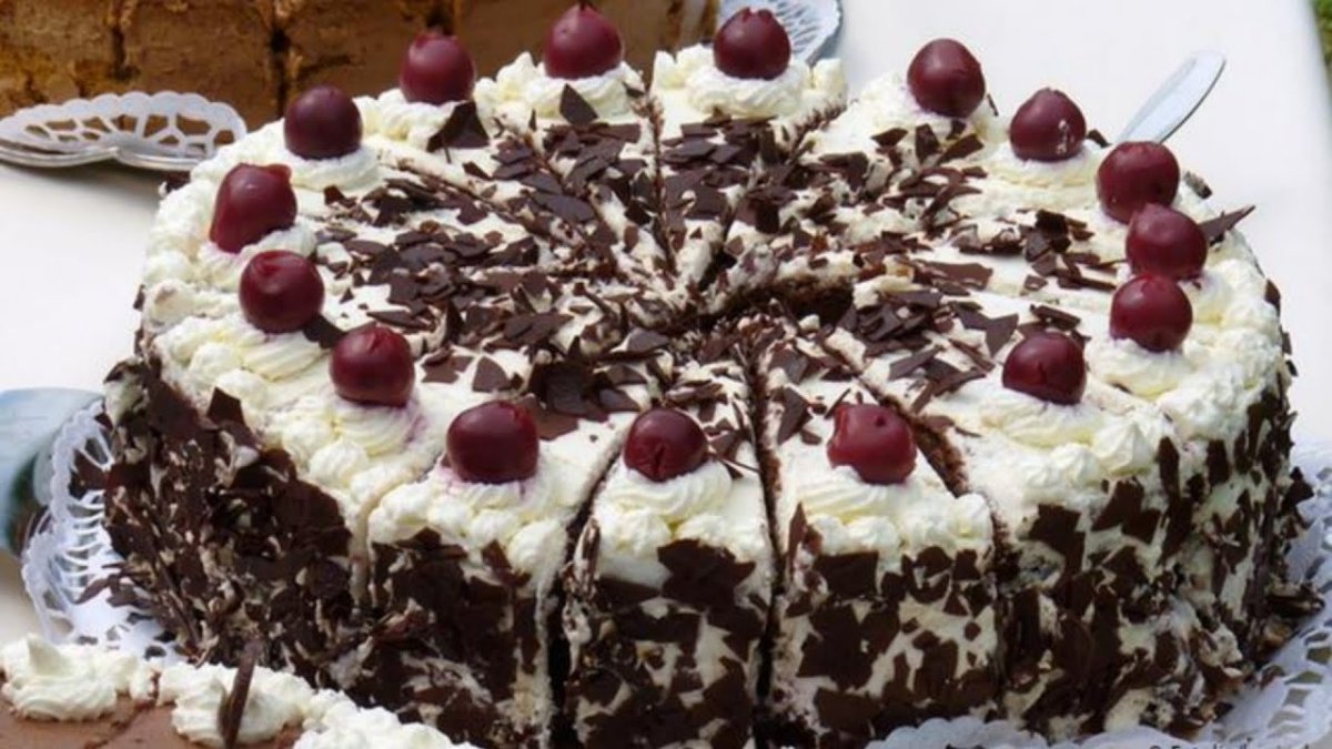 Шварцвальдский вишневый торт Schwarzwälder Kirschtorte