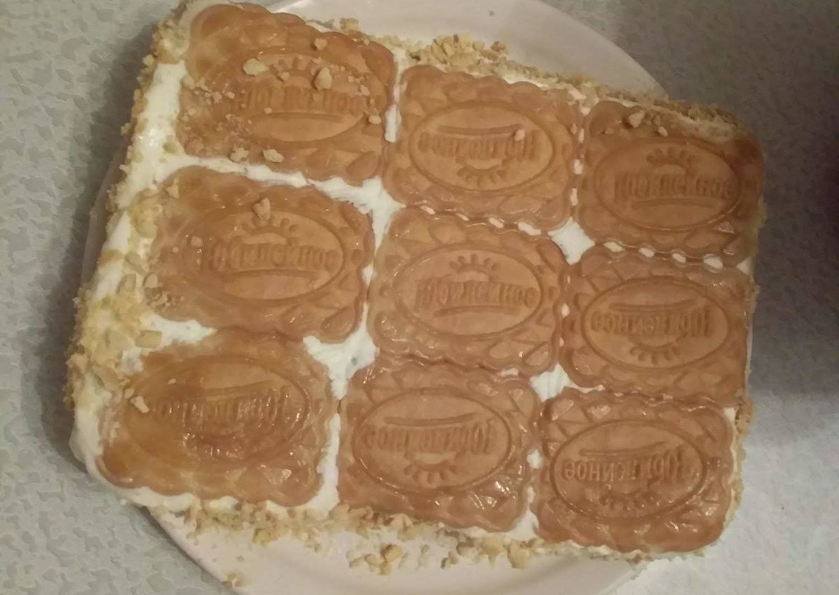 Банановый торт с печеньем