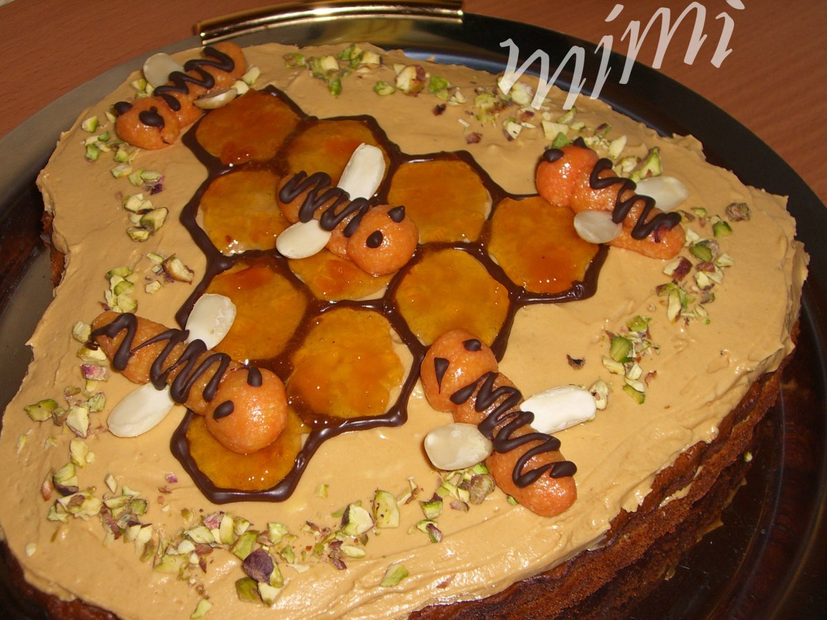 Торт с пчелками красный Колос