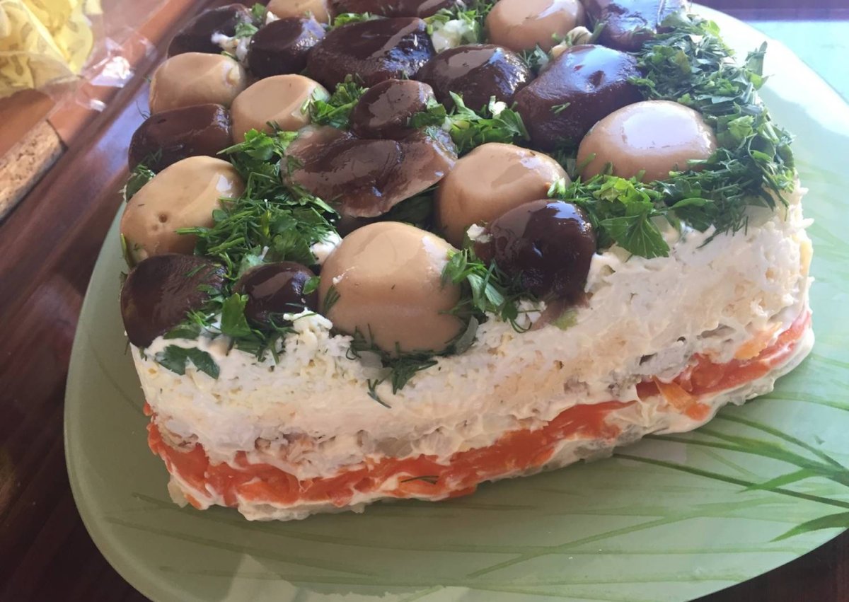 Украшение торта грибочками