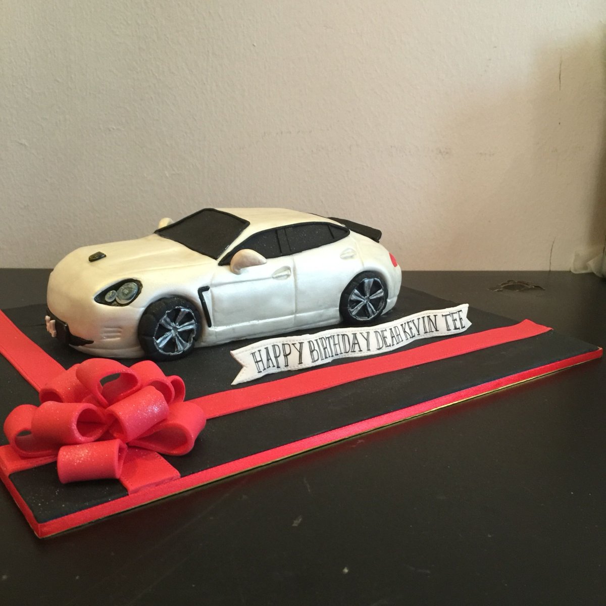 Торты машинка Porsche Panamera