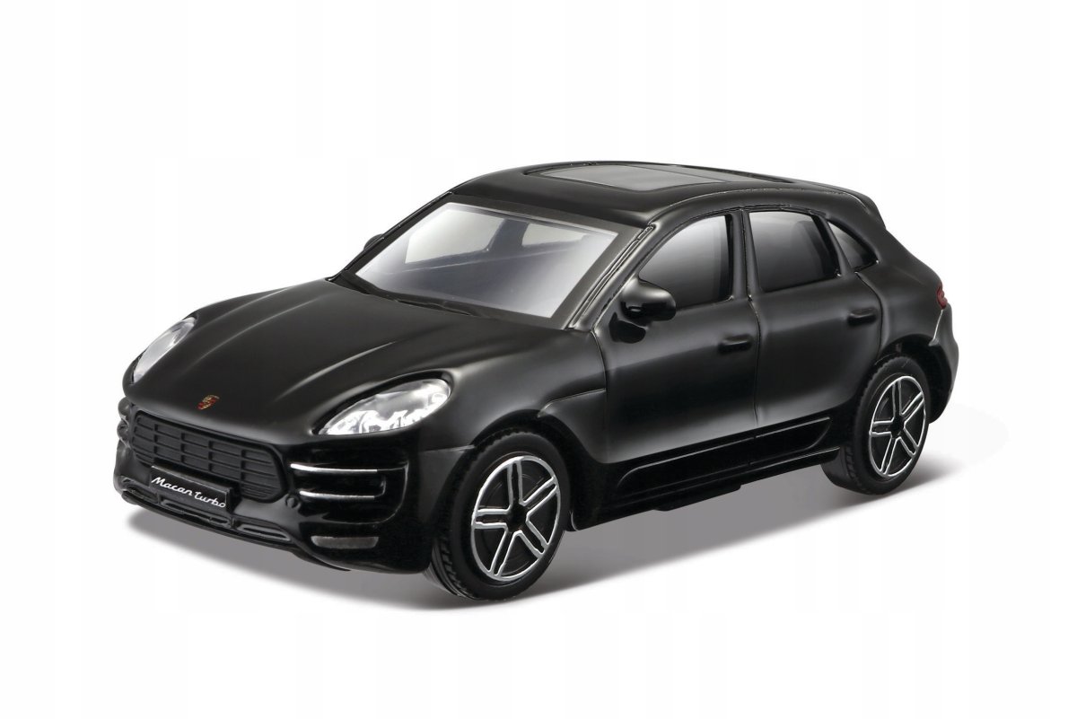 Porsche Cayenne e3 белый с наклейкой сбоку