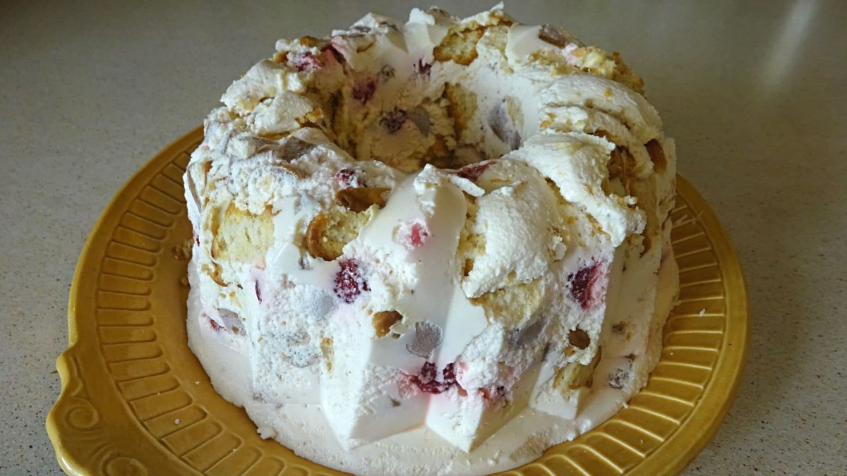 Торт из конфет без выпечки
