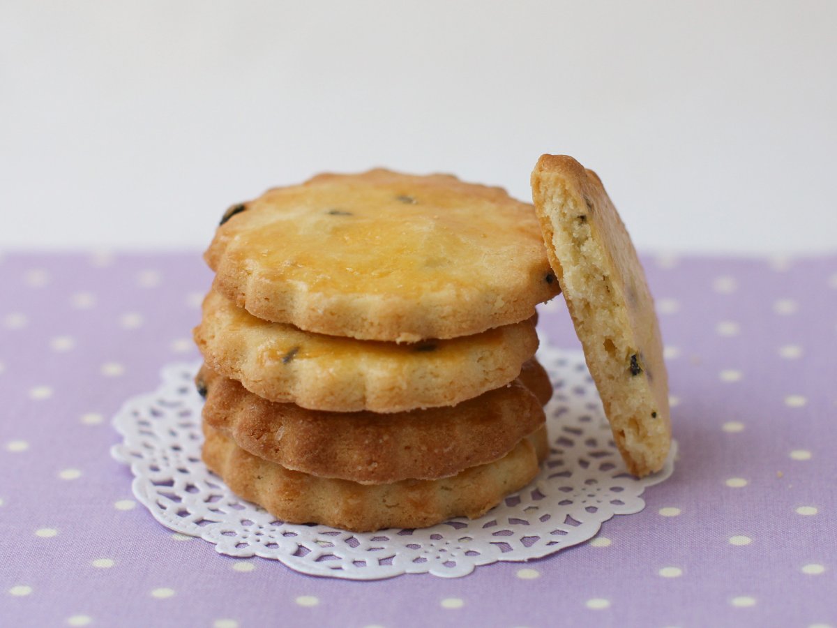 Черничные макаронс