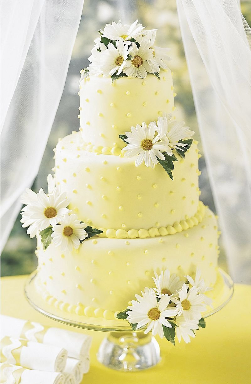 Свадебный торт с ромашками