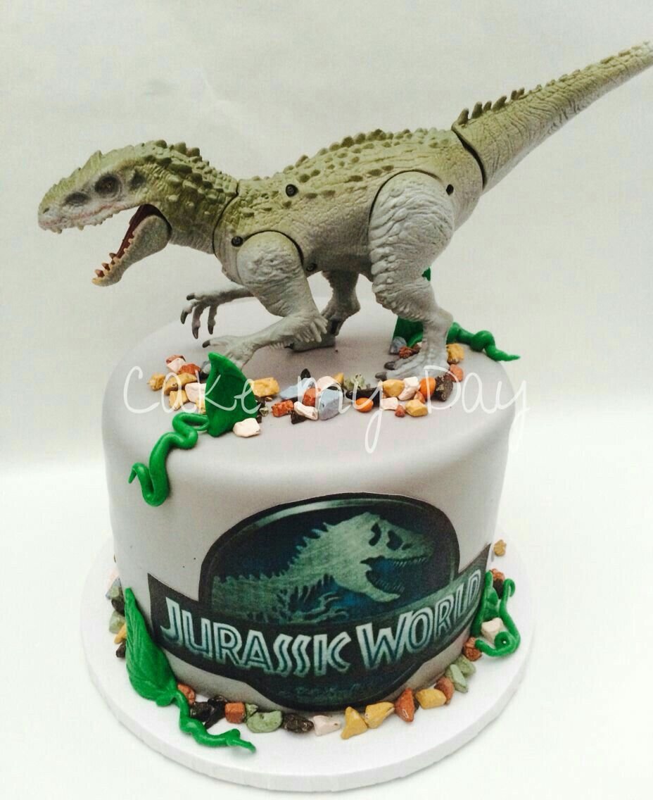 Торт LEGO Jurassic World