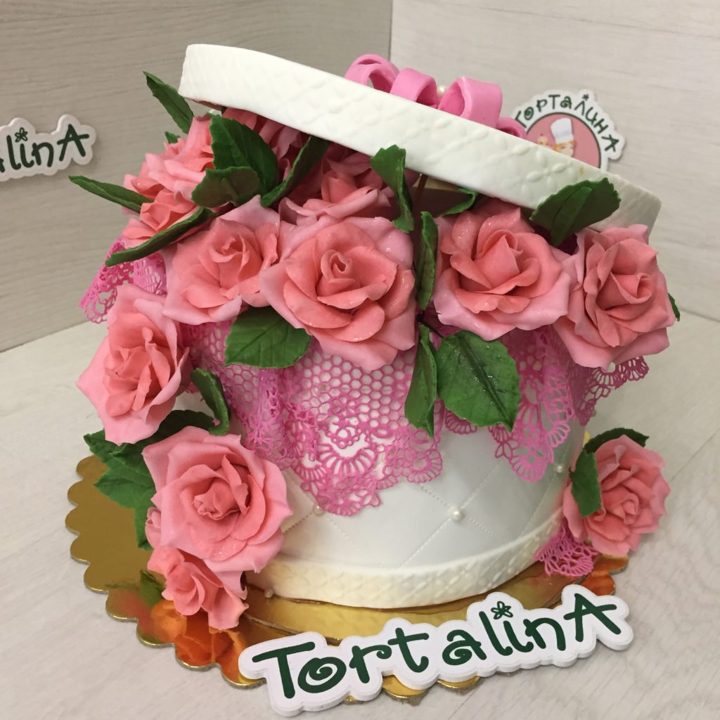 Торт коробка с розами