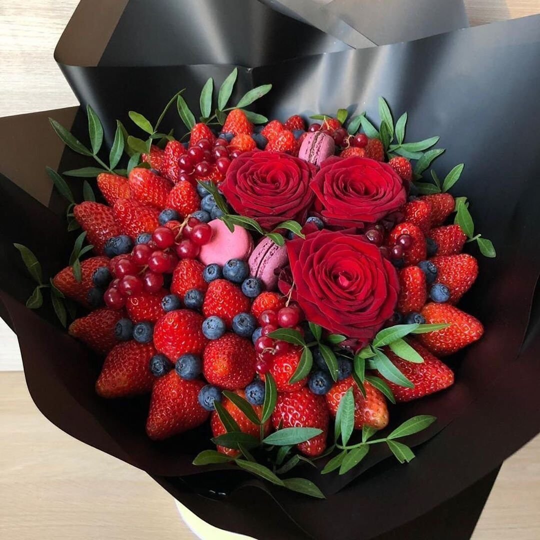 Подарок из клубники