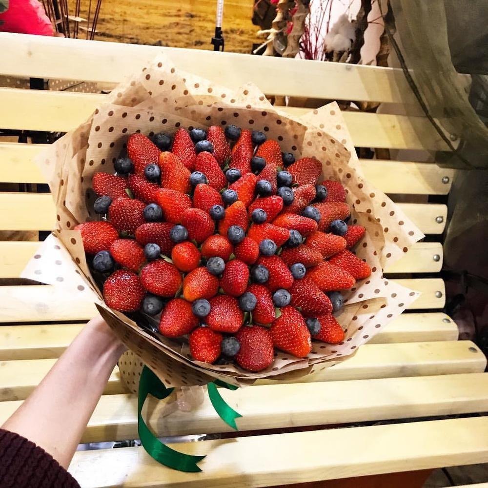 Букет с клубникой