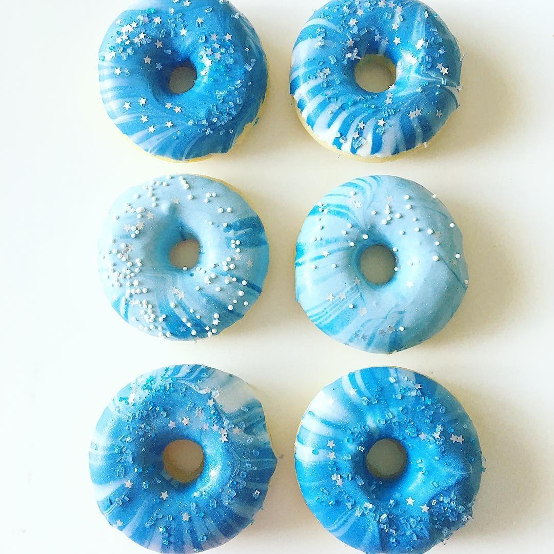 Синий пончик