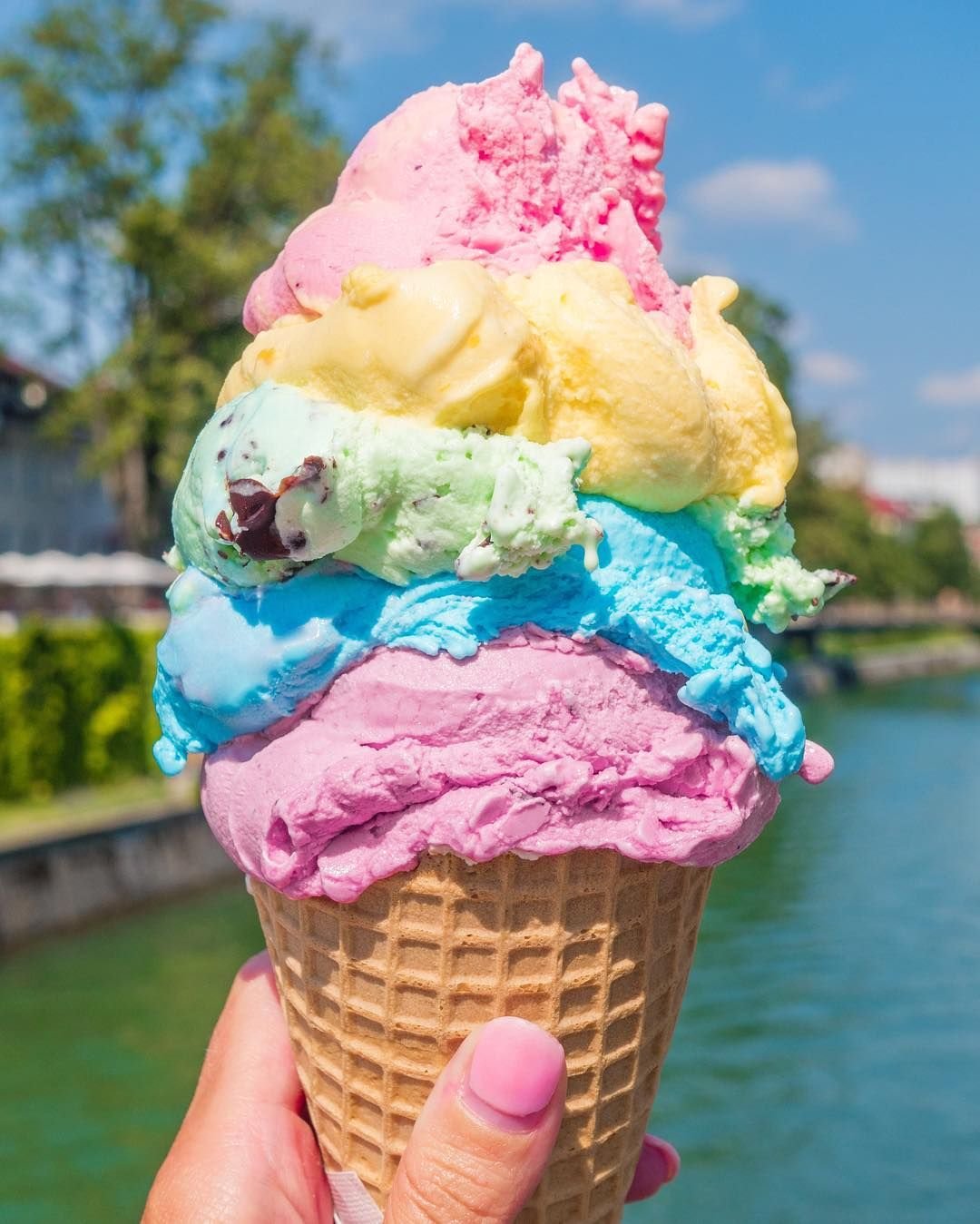 Ice cream new. Мороженое Бубль ГУМ. Бабл ГУМ мороженое. Бабл гам мороженое голубое. Мороженое голубая Лагуна.