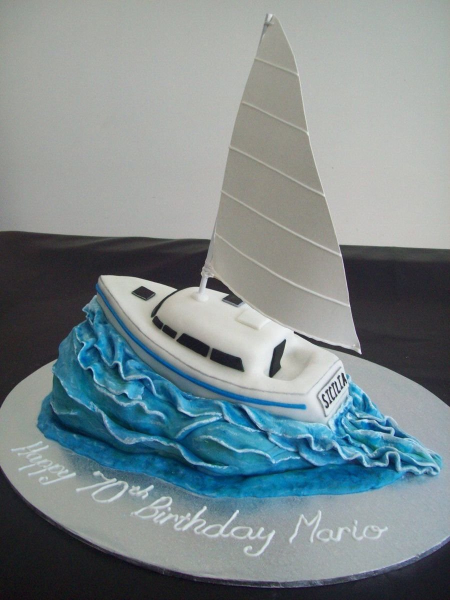 Торт в виде катера