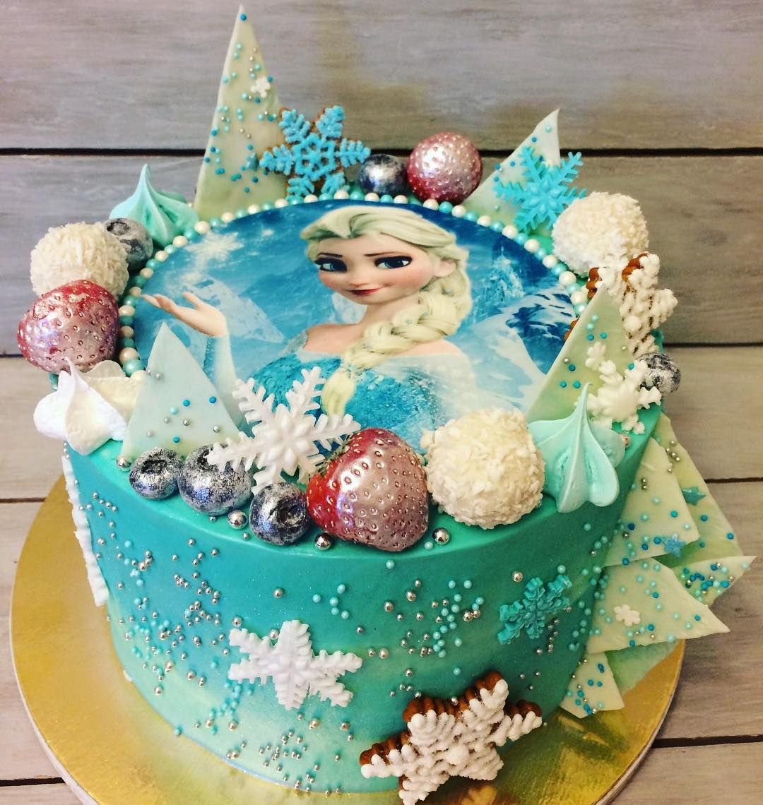 Торт с Эльзой и короной