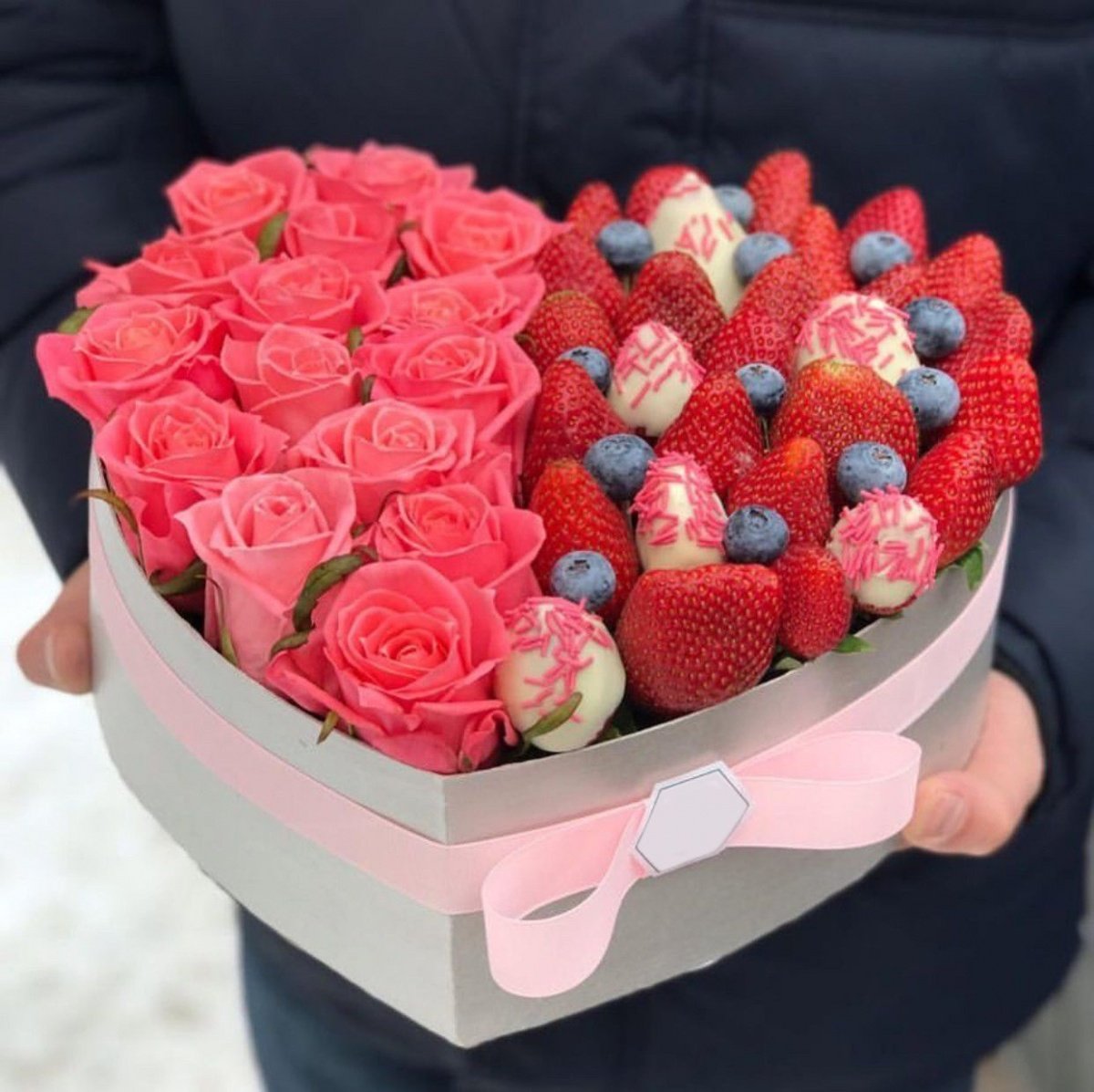 Клубника в шоколаде в коробке