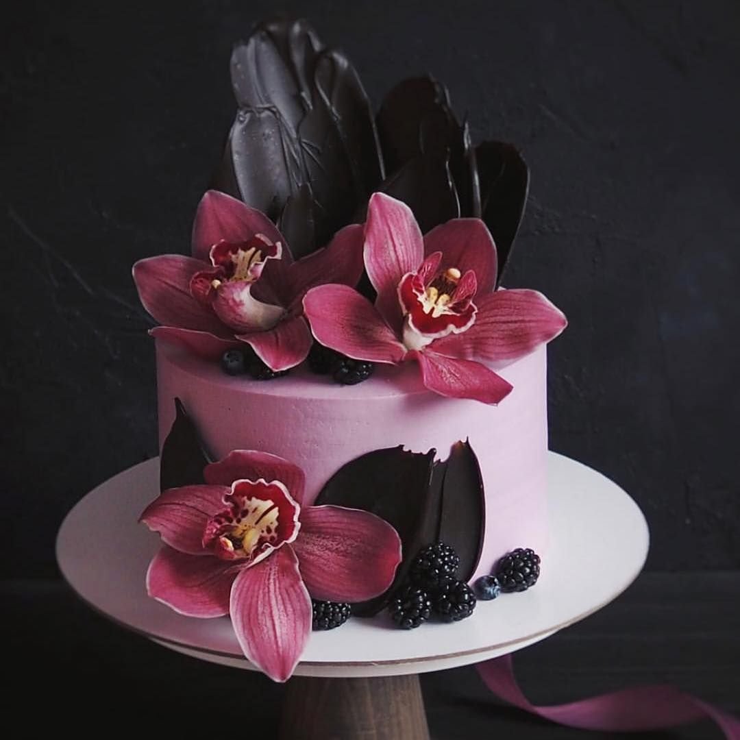 Торт с орхидеями из шоколада