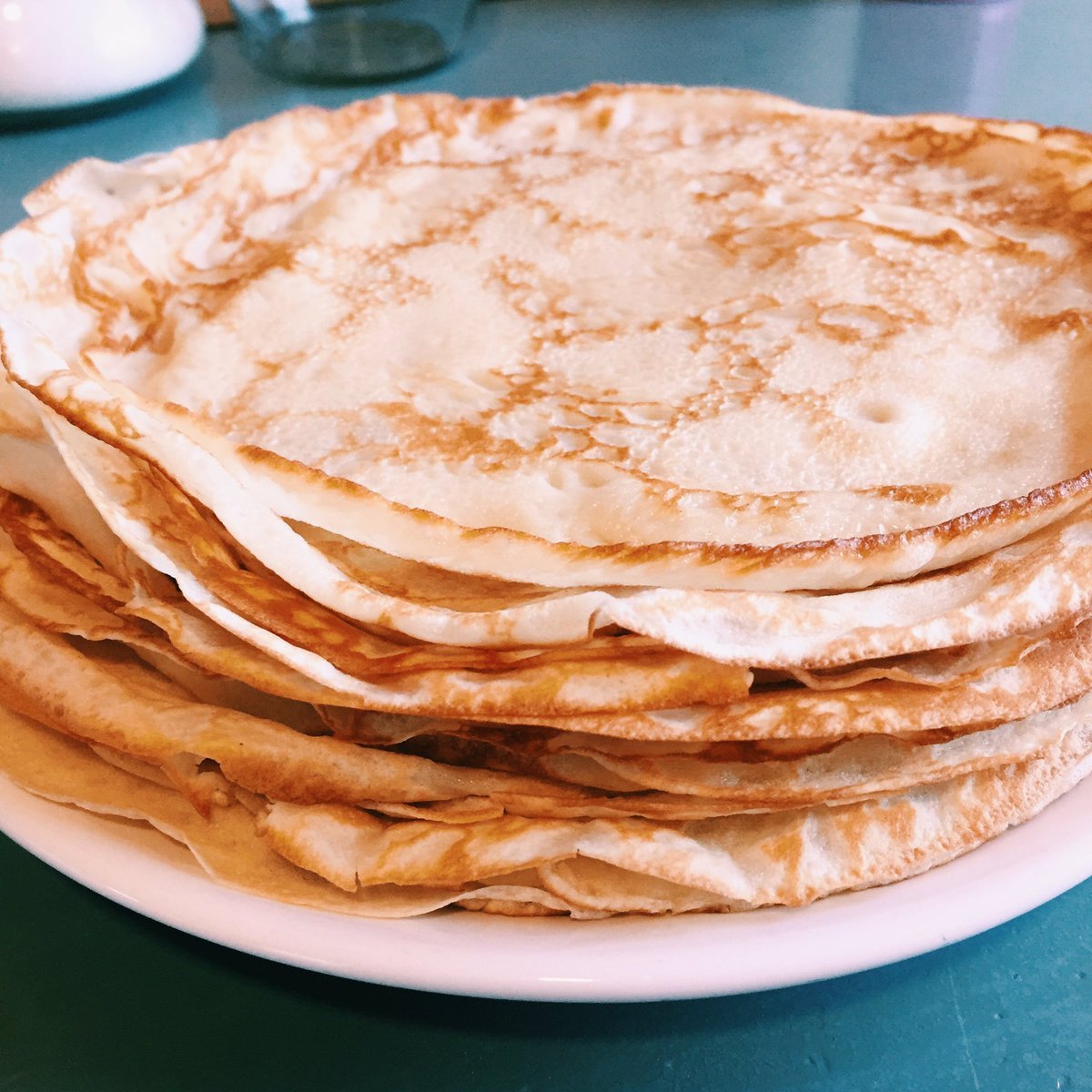 Блинчики на тарелке