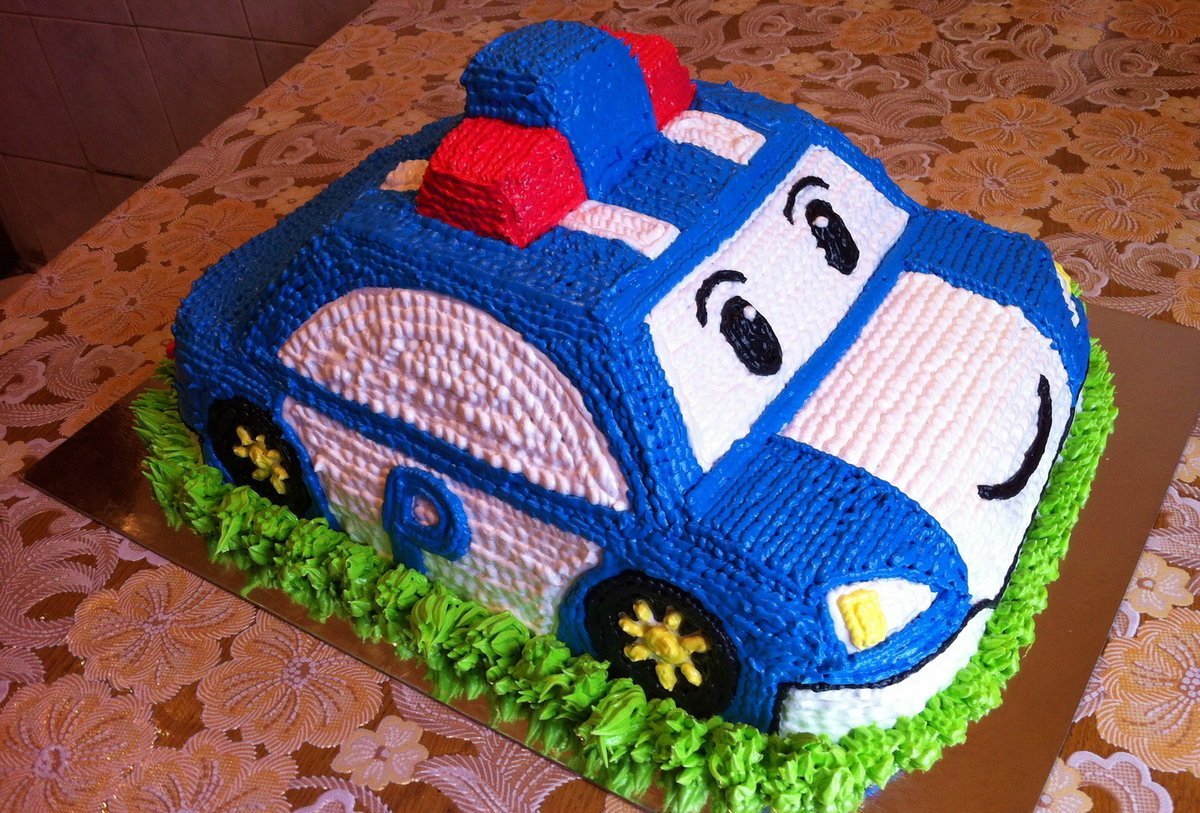 Интересный вариант исполнения торта в виде машины