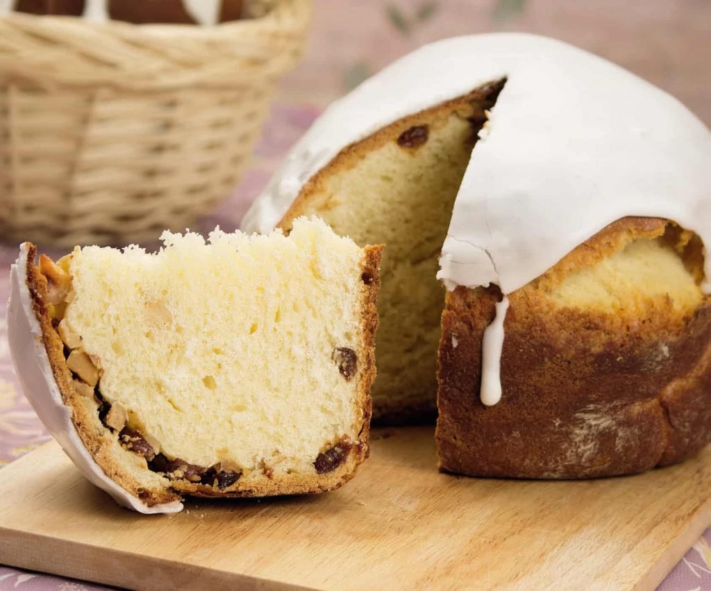 Кулич Пасхальный с изюмом