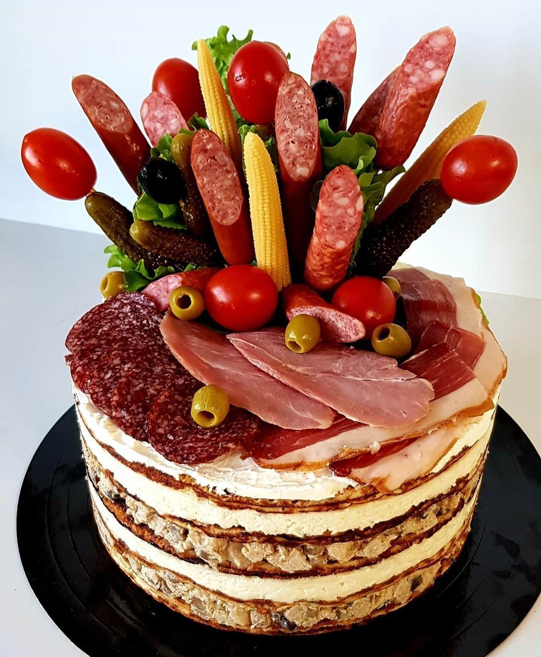 Мясной торт для мужчины