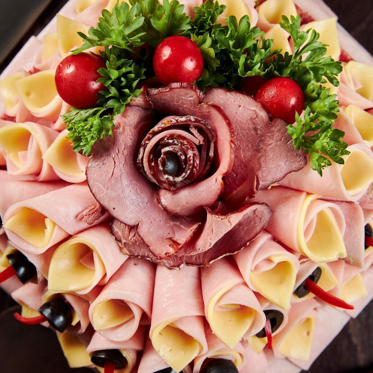 Мясной торт для мужчины