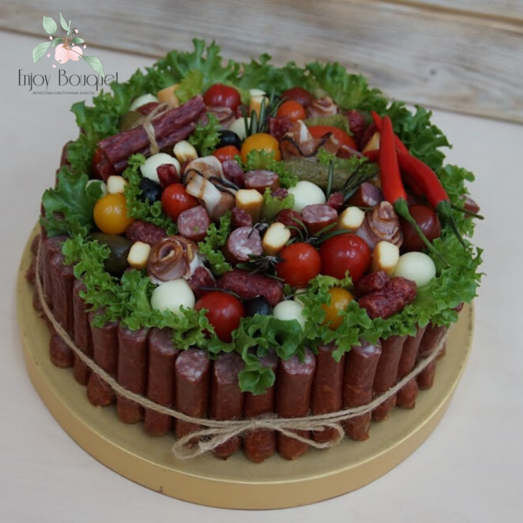 Мужской торт из колбасы