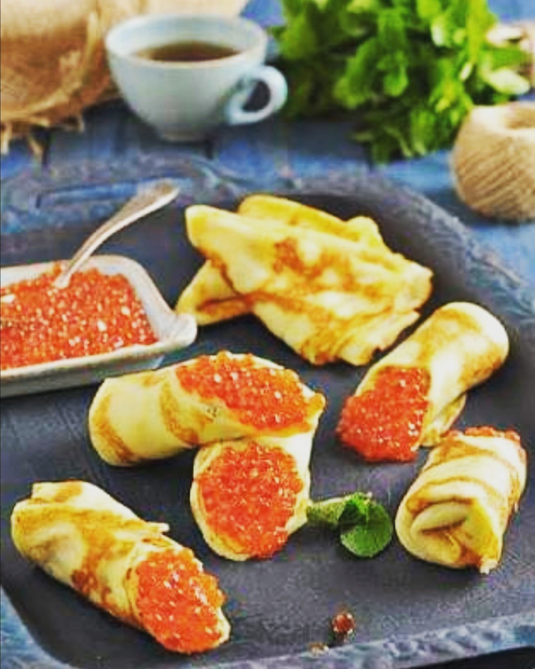 Блины с икрой и рыбой