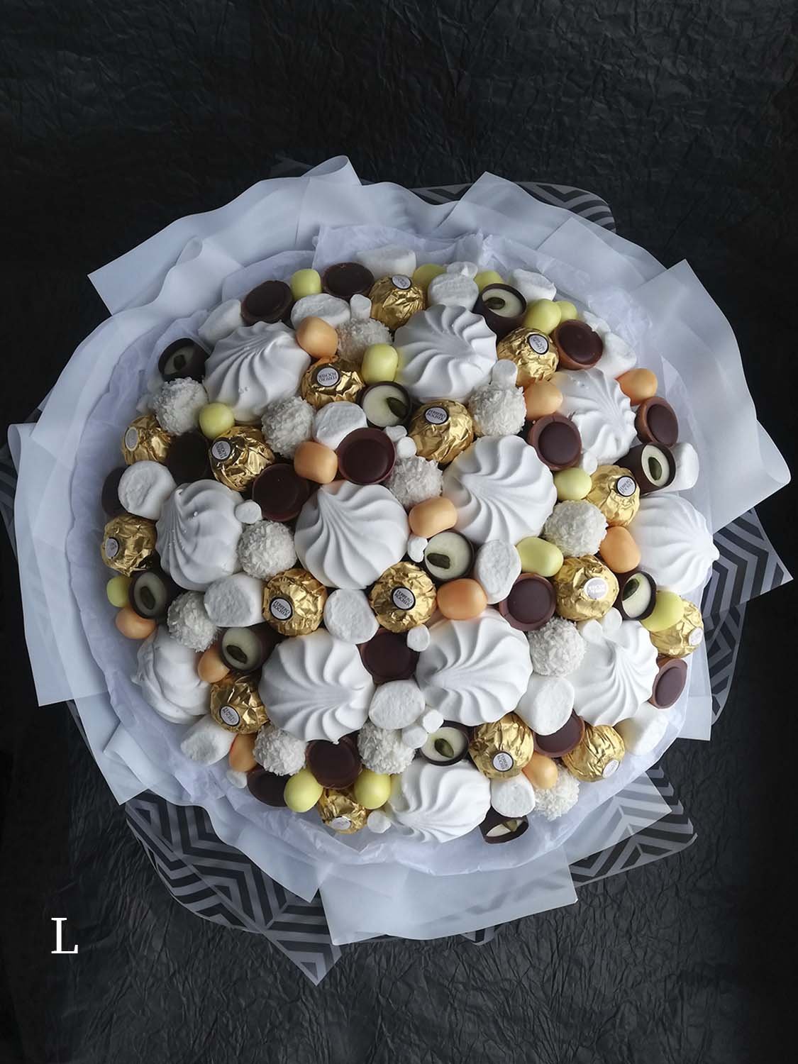 Орехово сухофруктовый букет
