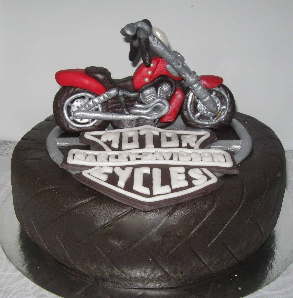 С днем рождения мужчине с мотоциклом. Торт с «мотоциклом». Торт с мотоциклом для мужчин. Байкерский торт. Торт для байкера.