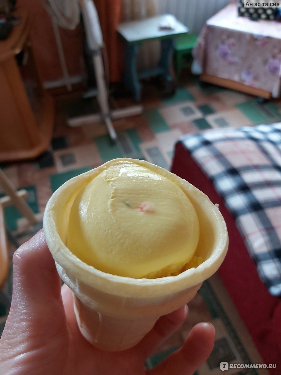 Мороженое из банана с клубникой и апельсином