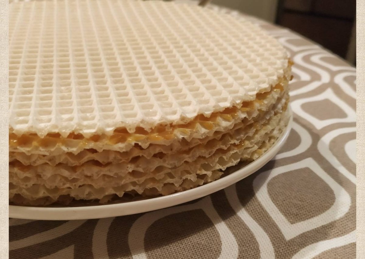 Вафельный торт со сгущенкой