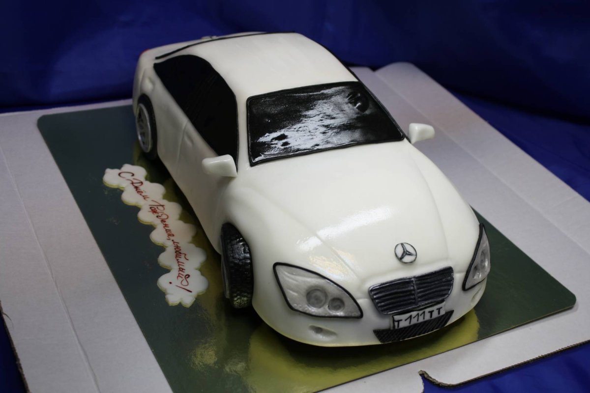 Торт с машиной Mercedes