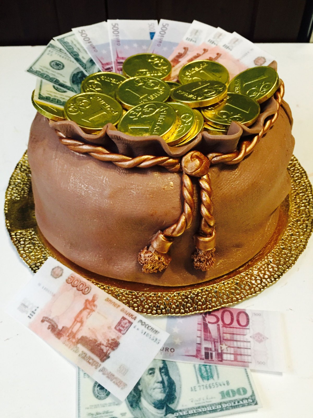 Торт с монетами