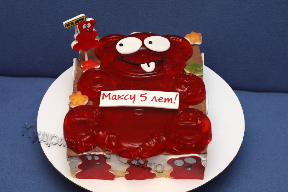 Торт с Желейным медведем