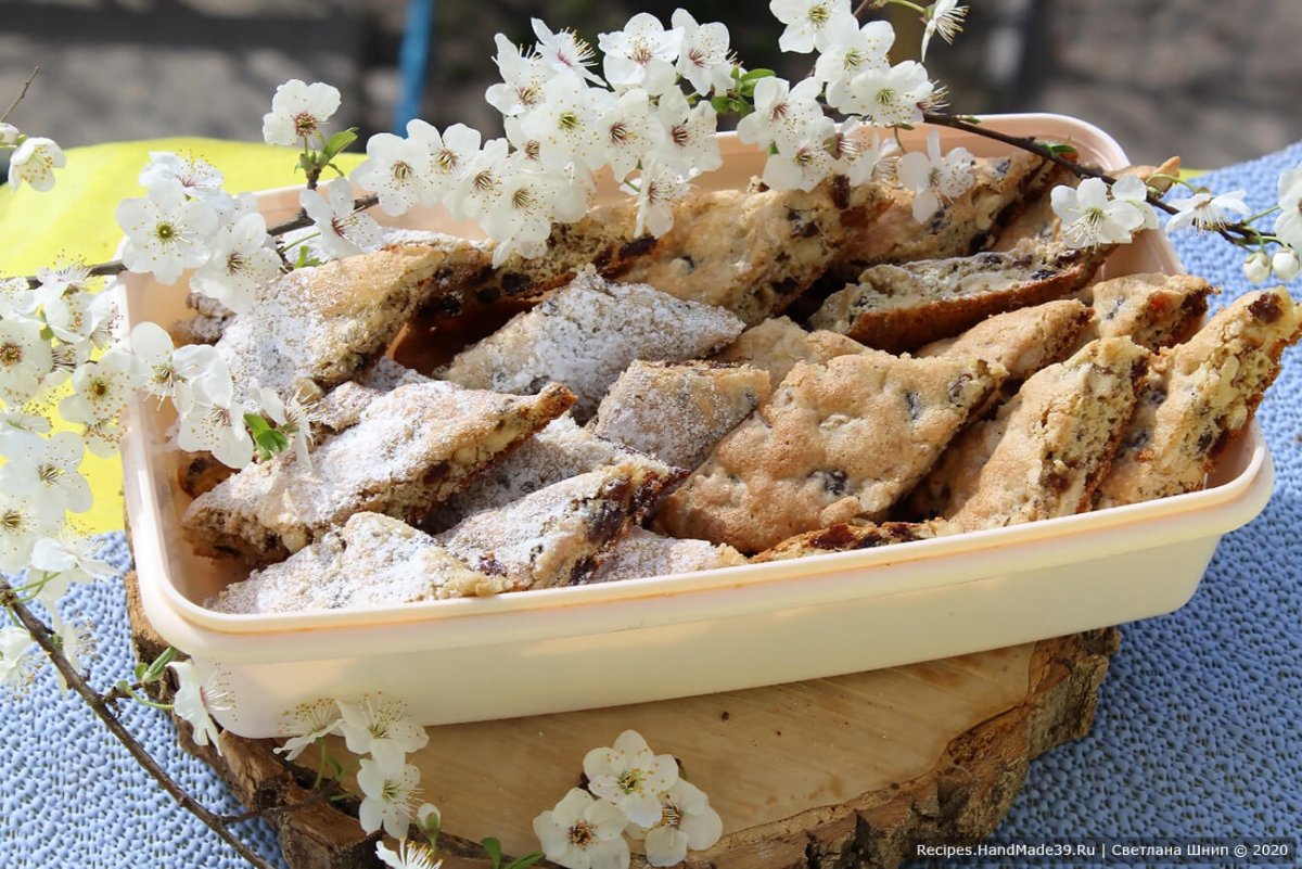 Польское печенье мазурка с орехами и изюмом