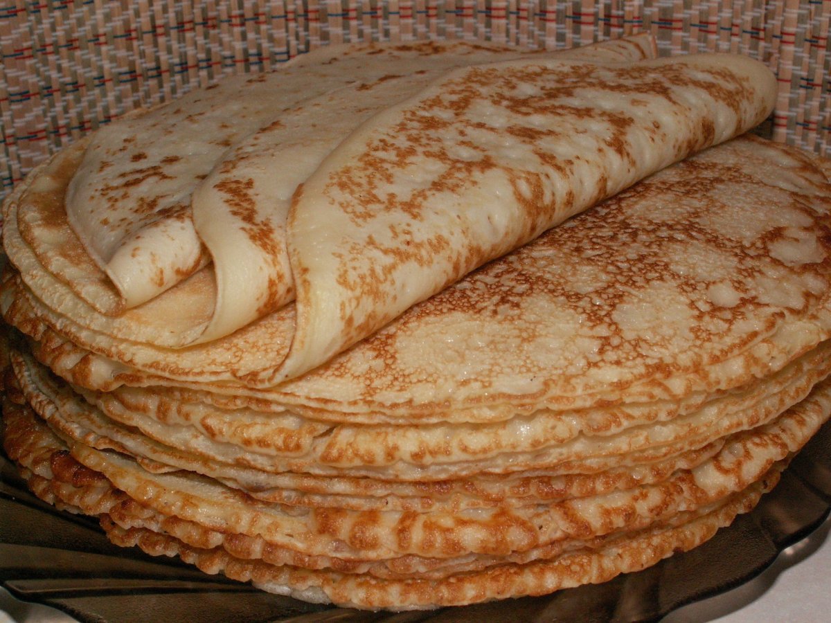 Блины на кислом молоке с дырочками
