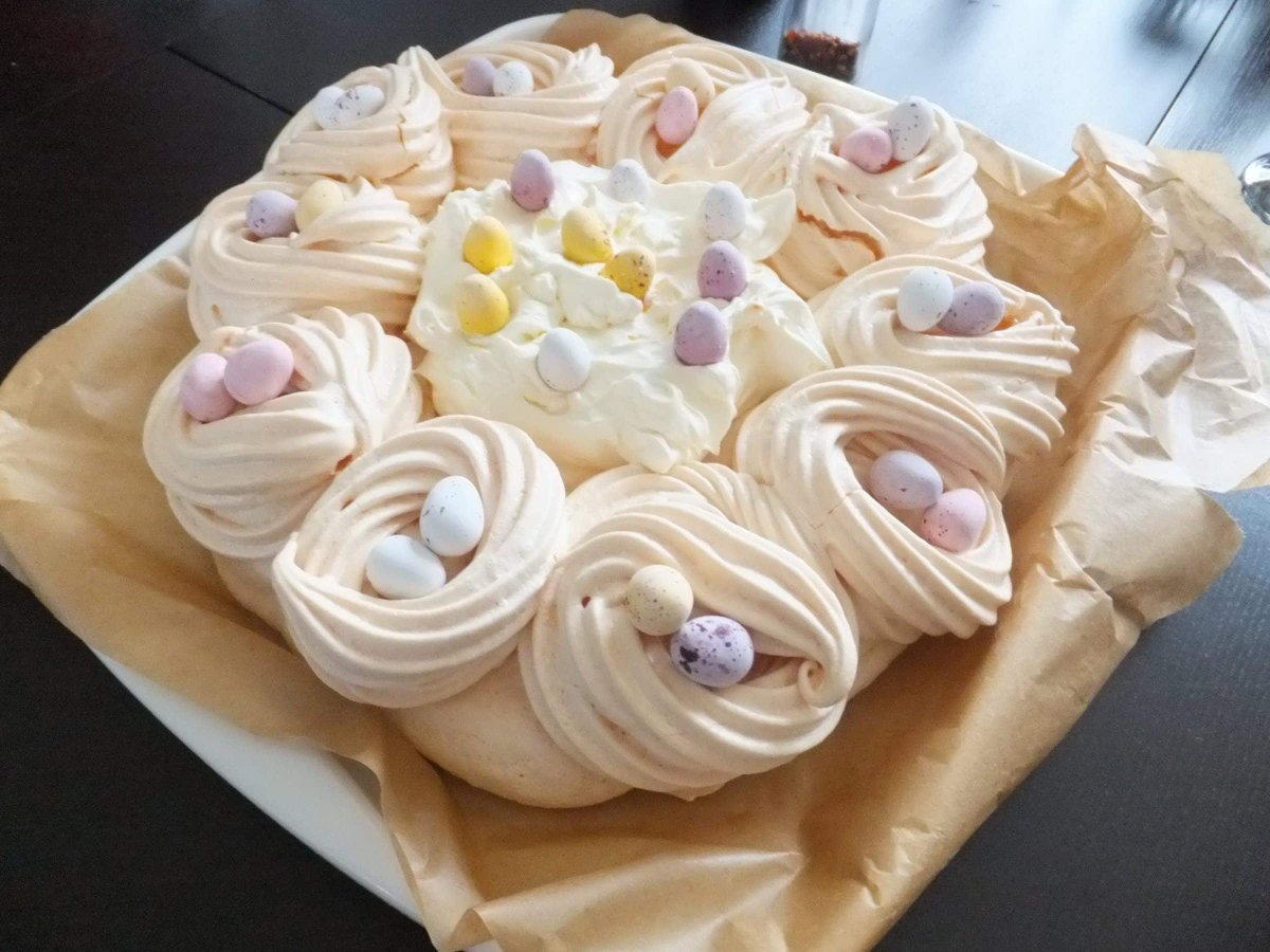Пасхальный декор безе