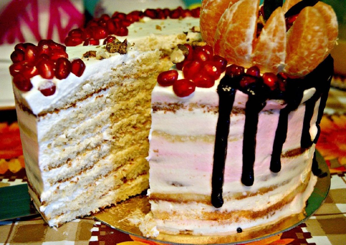 Торт для девочки с персиками