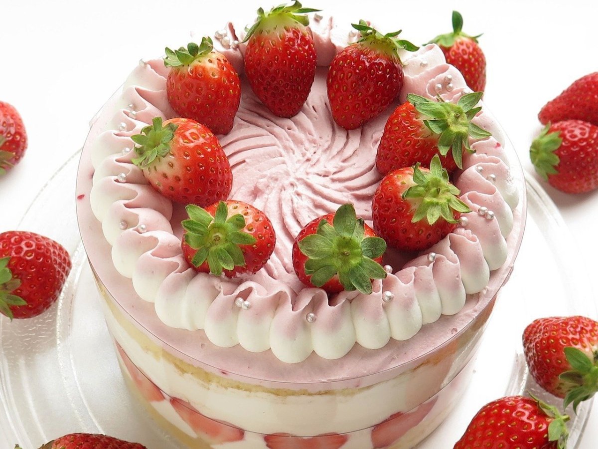 Fruits on Cake