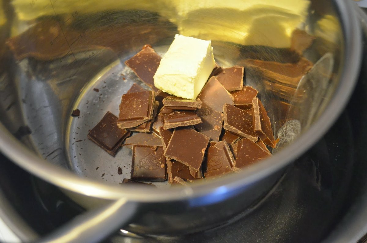 Помадка из сахара. Шоколадка с помадкой. Шоколадная помадка. Помадка из сахара и воды. Киевская помадка.