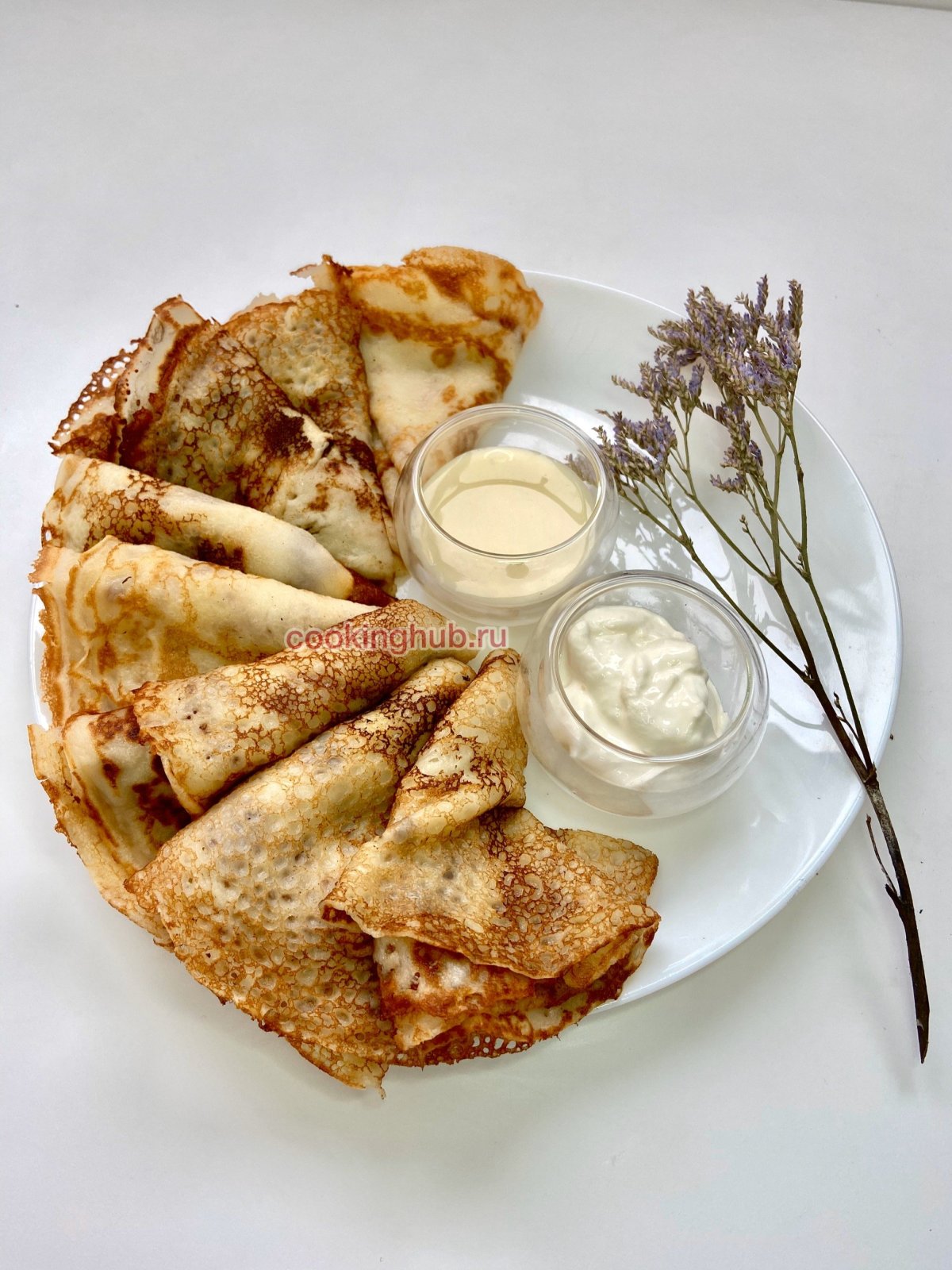 Панкейки с клубникой
