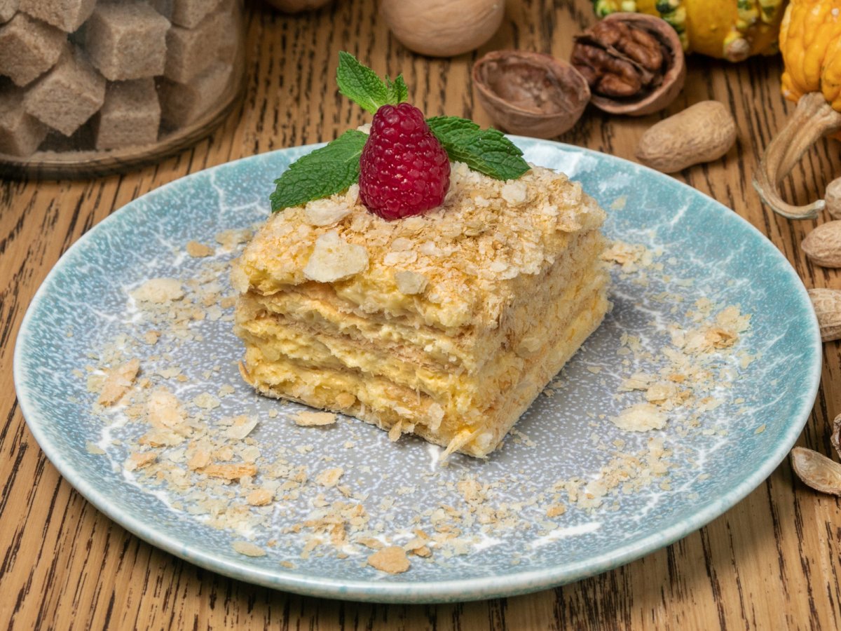 Лакомка торт Наполеон