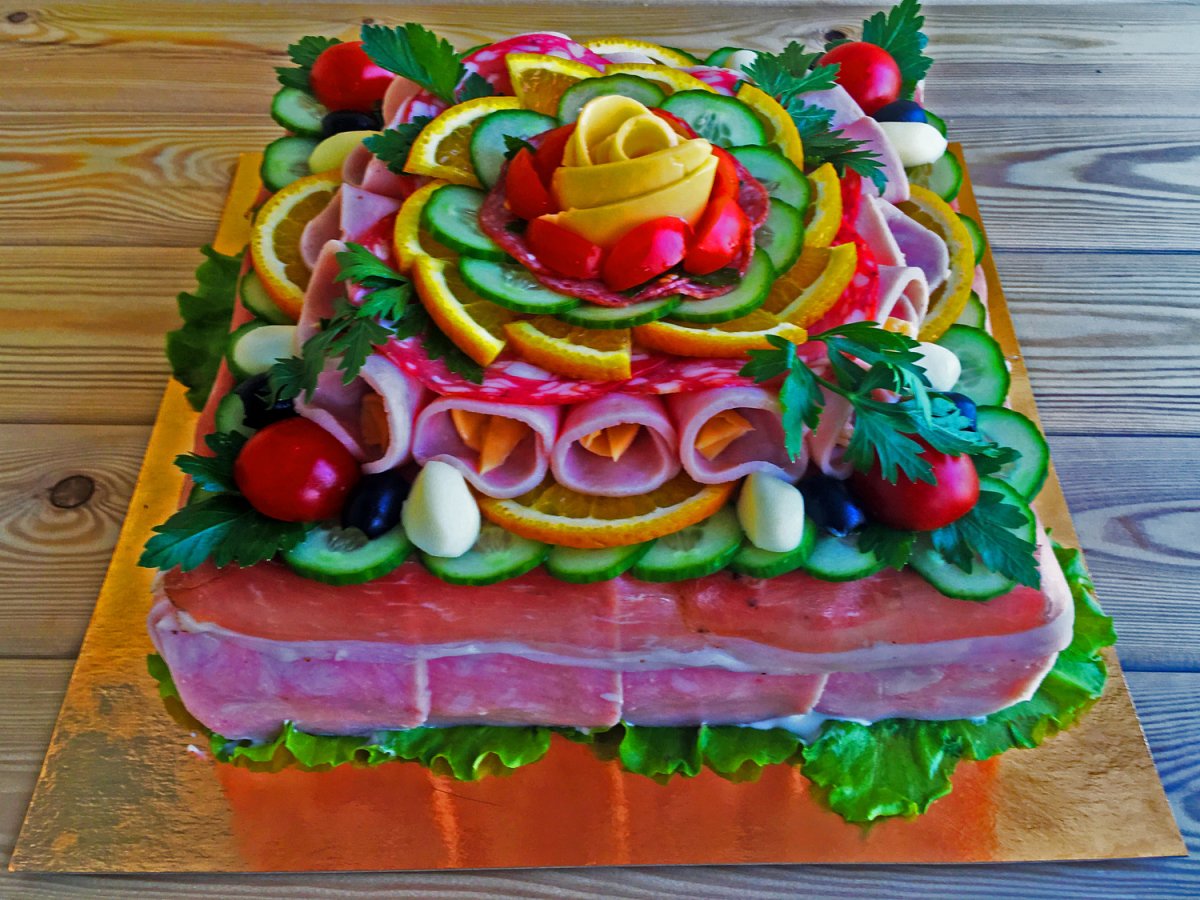 Мясной торт для мужчины
