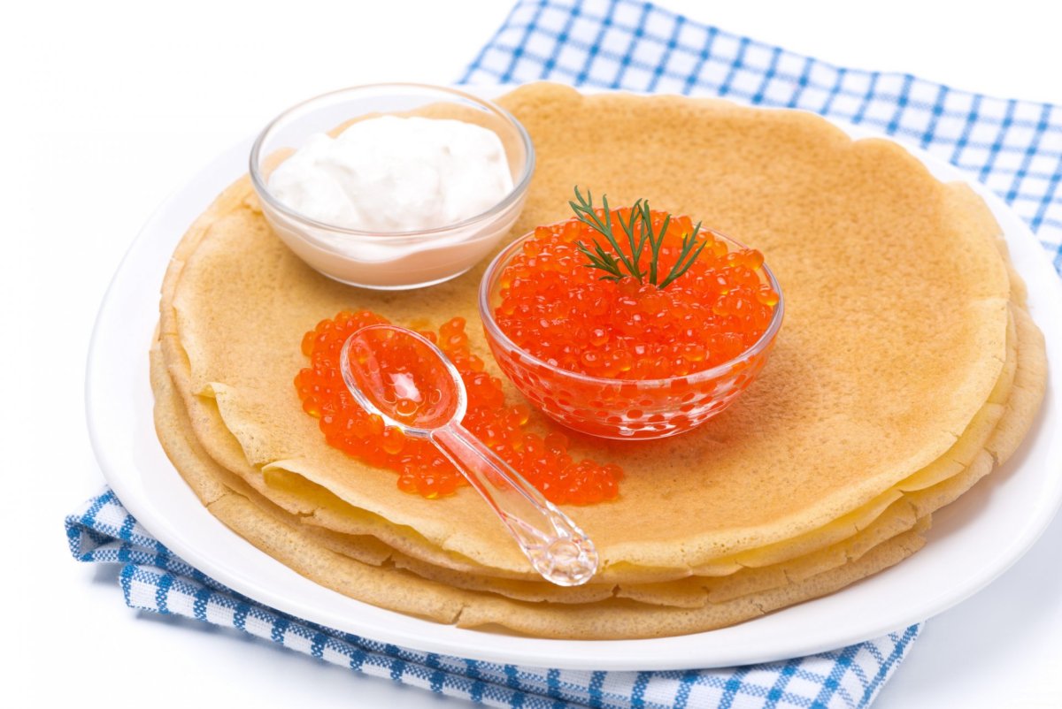 Масленица блины с икрой