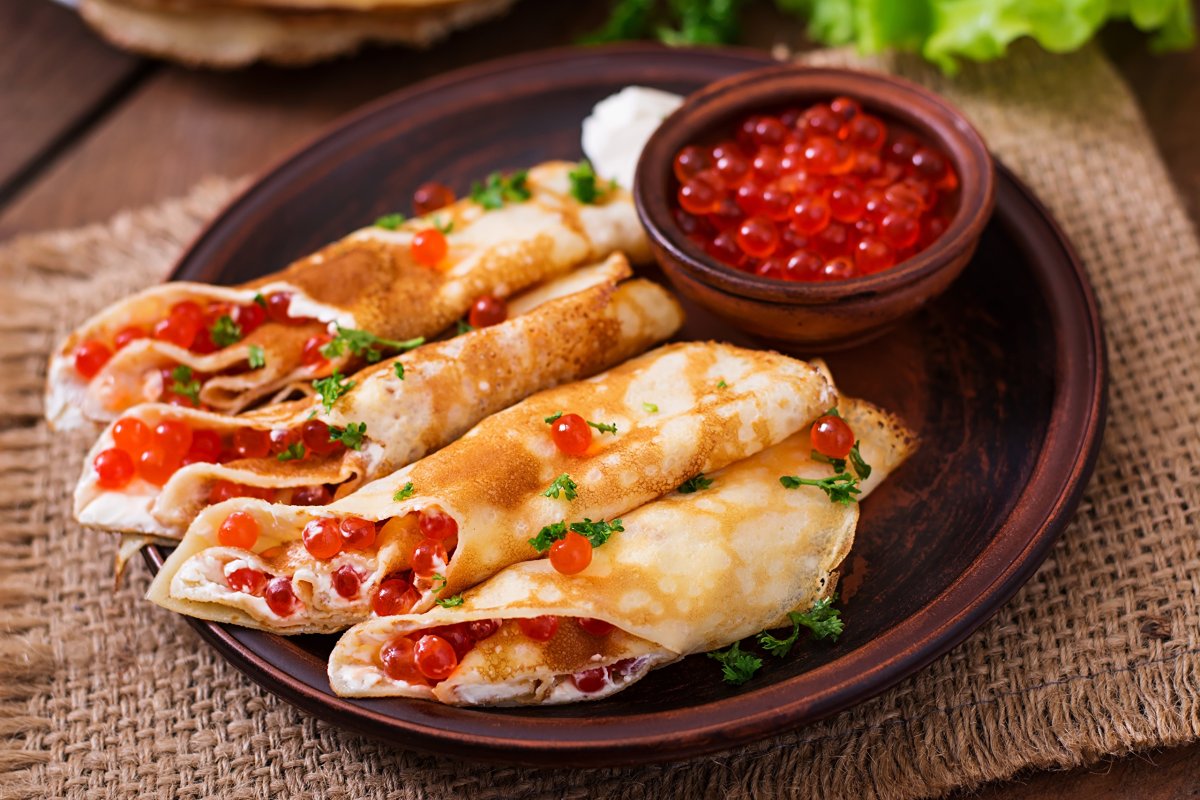 Блинчики с красной икрой