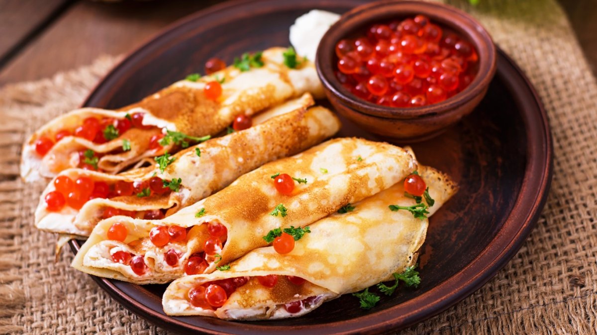 Масленица блины с икрой