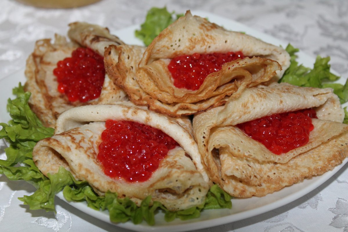 Масленица блины с икрой