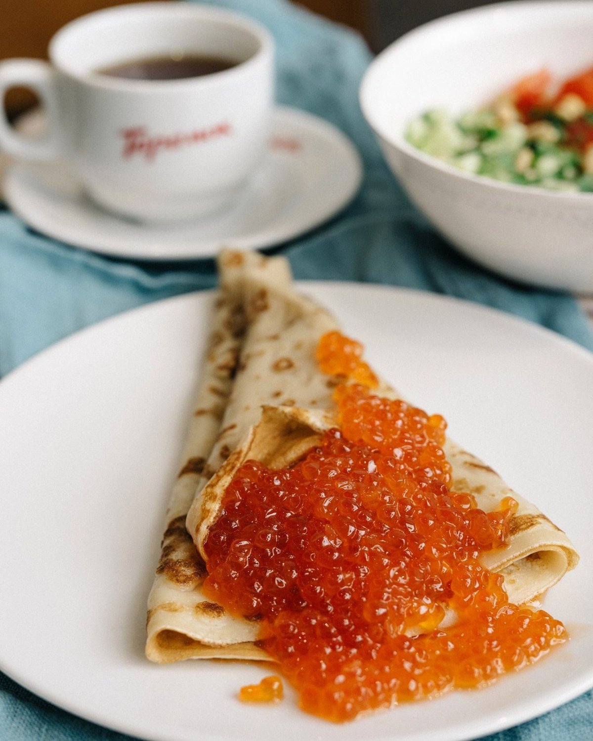 Масленица блины с икрой