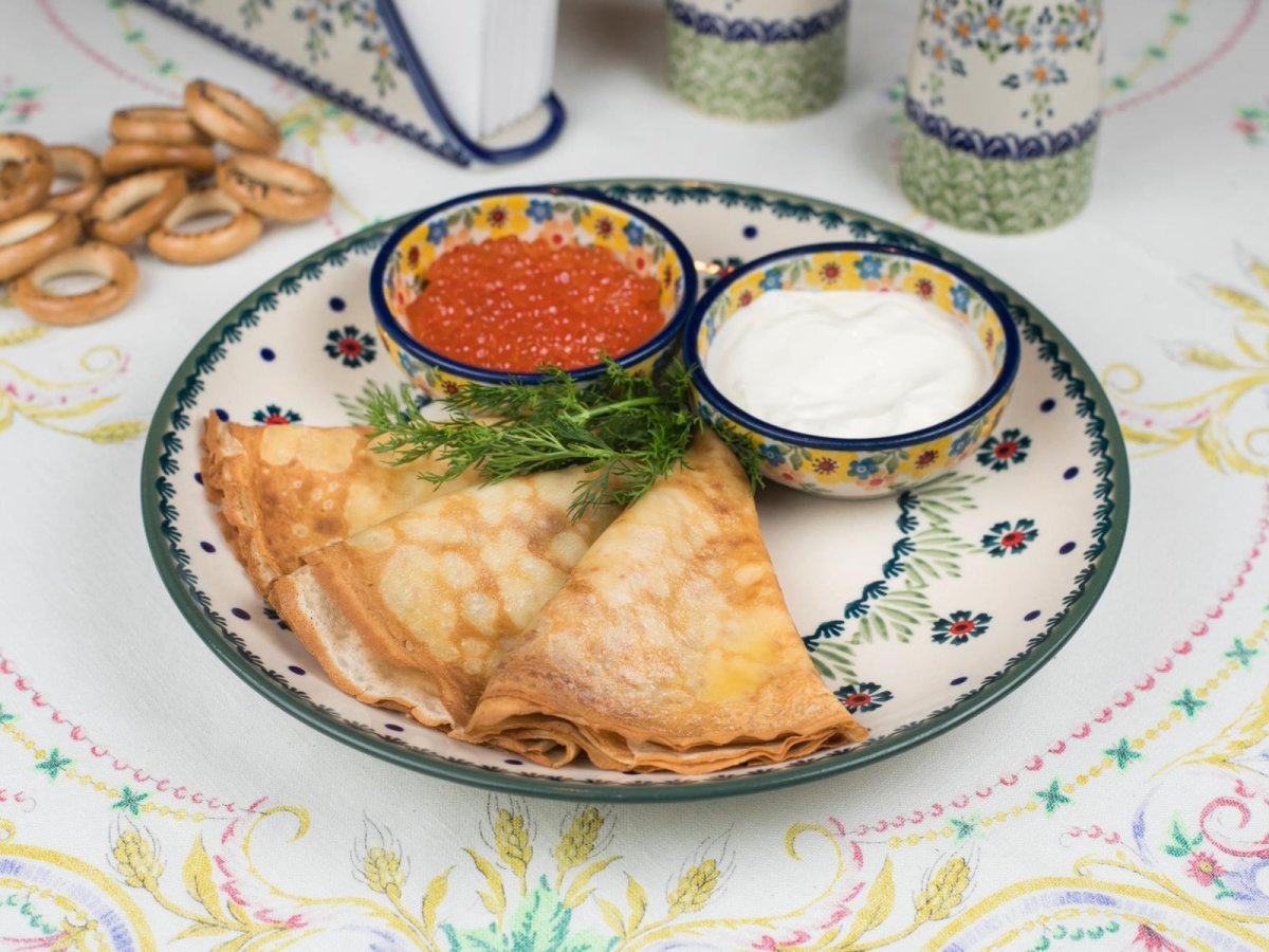 Масленица блины с икрой