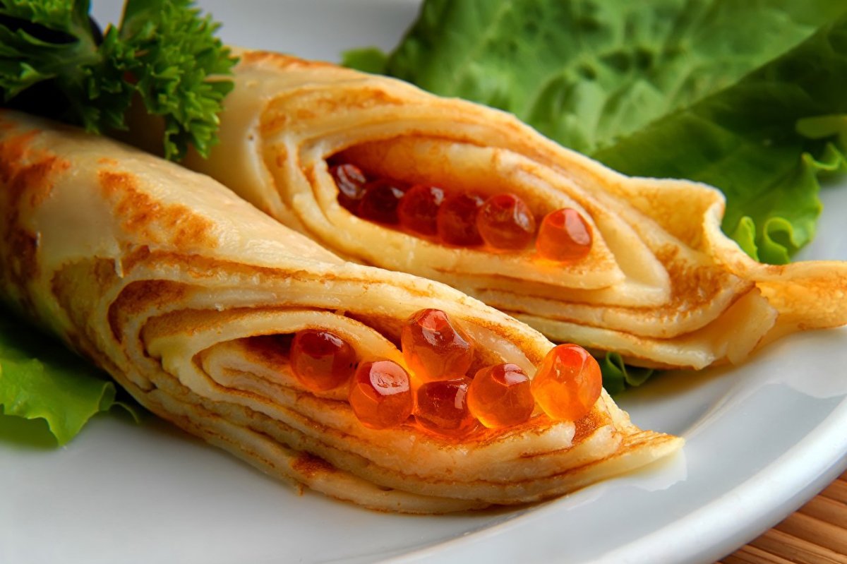 Блинчики с красной икрой