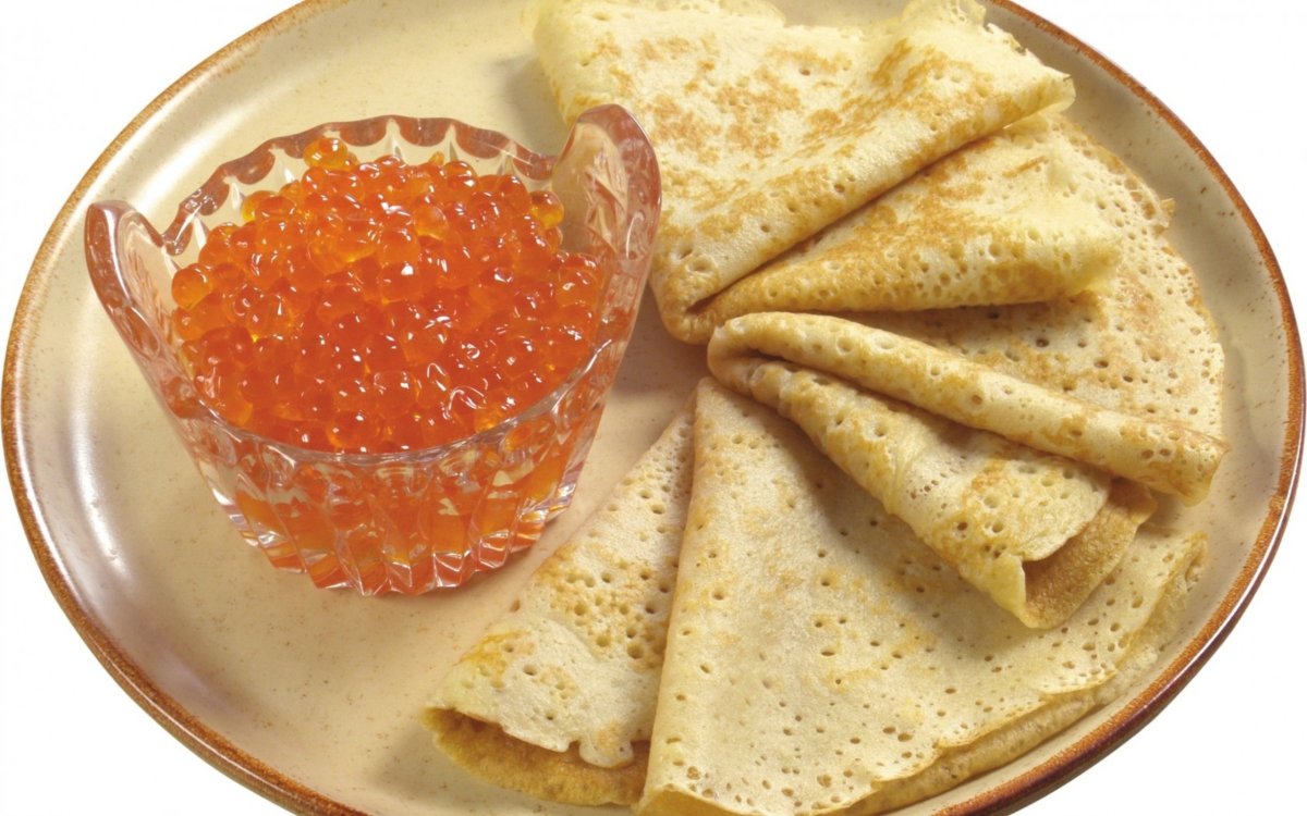Блинчики с семгой и икрой